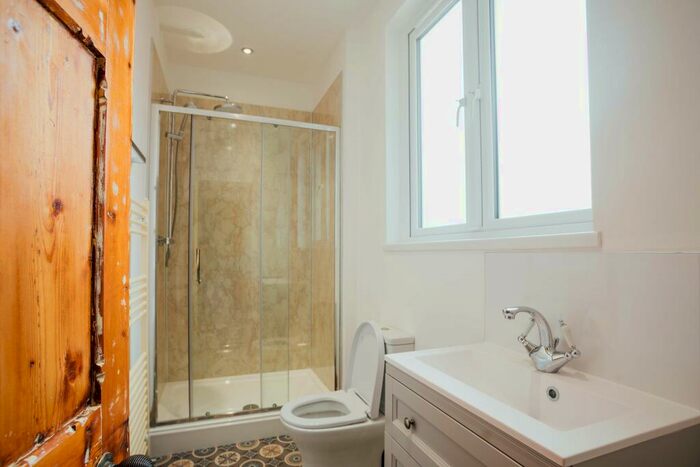 2 Bedroom Flat To Rent In Forest Road, Loughborough, LE11