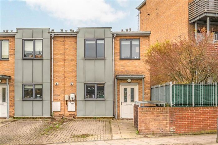 2 Bedroom Semi Detached House To Rent In Victoria Way, Charlton, SE7