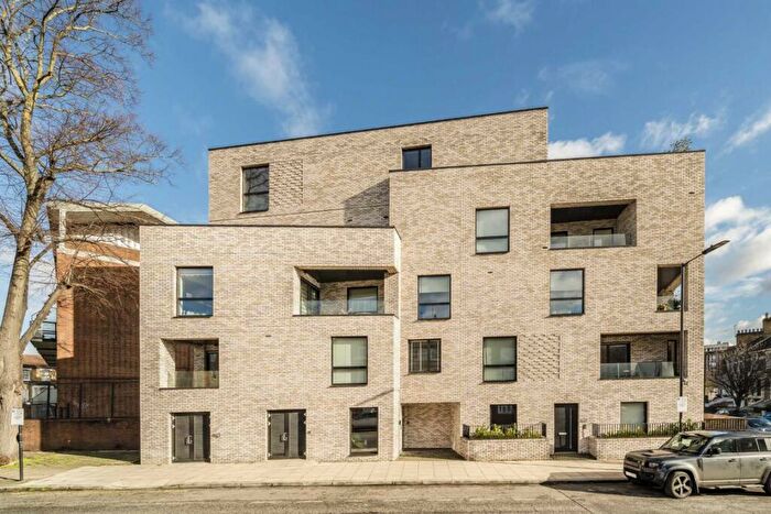 1 Bedroom Flat For Sale In Amhurst Road, Hackney, N16