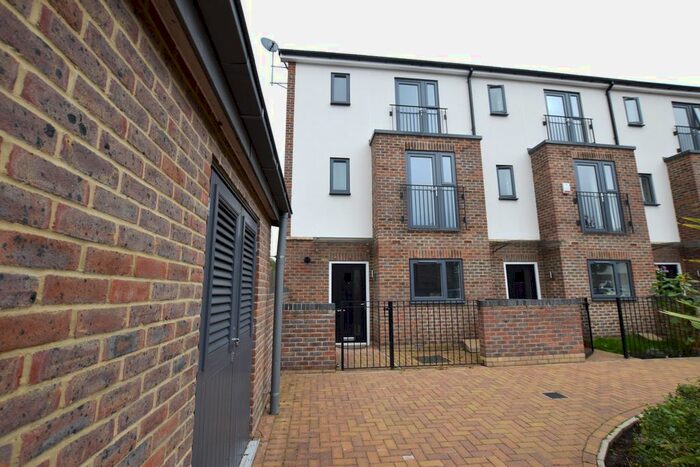 3 Bedroom Property To Rent In Clifton Hatch, Harlow, CM18
