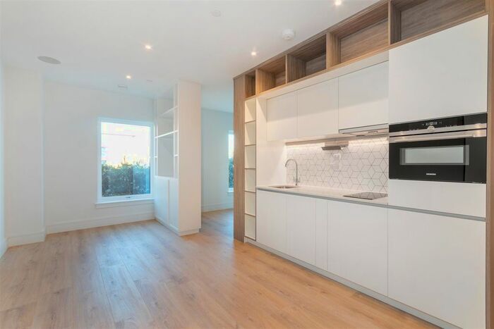 1 Bedroom Flat To Rent In North Road, Bedfont, Feltham, TW14