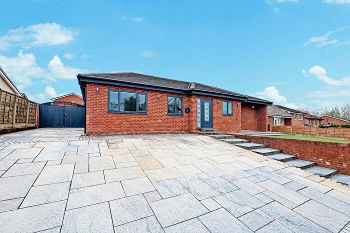 3 Bedroom Bungalow For Sale In Manchester Road, Westhoughton, BL5