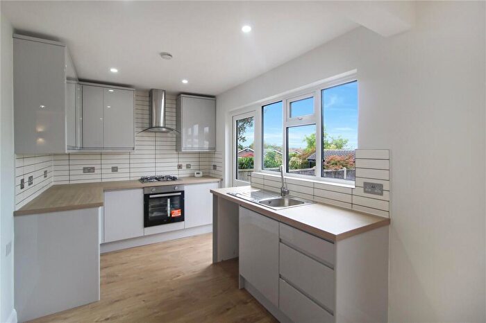 3 Bedroom Bungalow For Sale In Bridgwater Drive, Westcliff-on-Sea, Essex, SS0