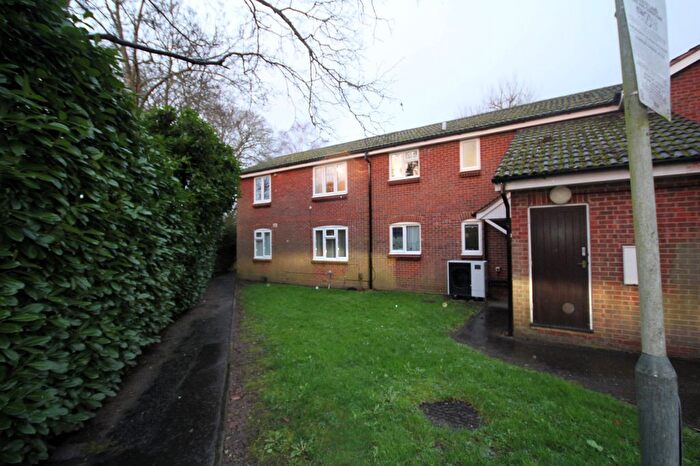 1 Bedroom Flat To Rent In Huxley Close, Uxbridge, UB8