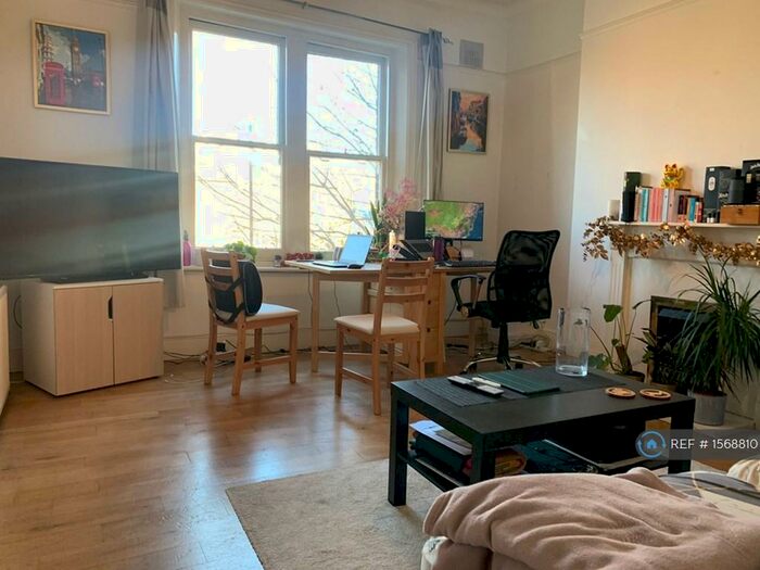 1 Bedroom Flat To Rent In Brondesbury Road, Queens Park, NW6
