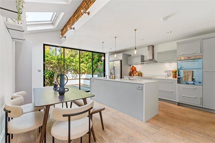 5 Bedroom Terraced House For Sale In Forthbridge Road, SW11