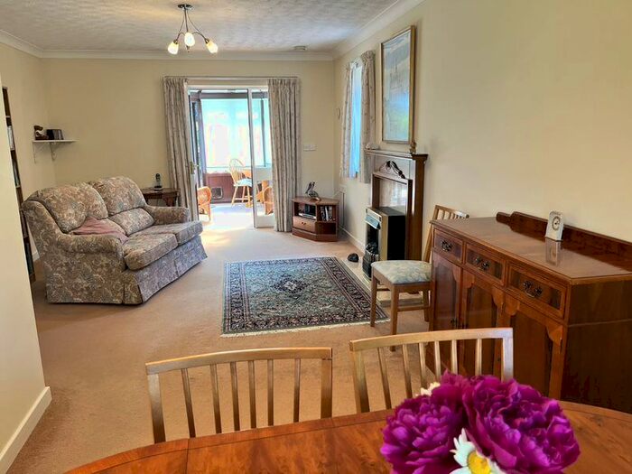 2 Bedroom Semi-Detached Bungalow For Sale In Meadowbrook Court, Twmpath Lane, Gobowen, Oswestry, SY10