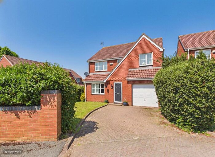 4 Bedroom Detached House For Sale In Greville Close, Gloucester, GL2