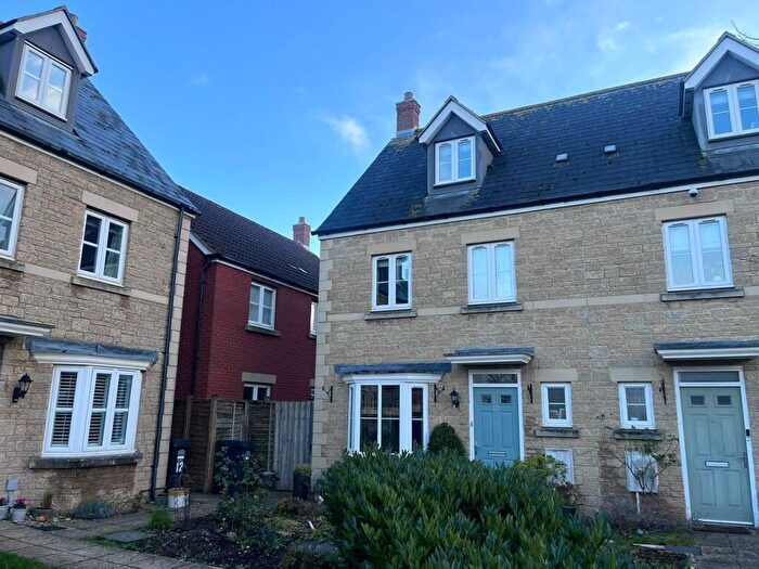 4 Bedroom Semi Detached House For Sale In Dunlin Drive, Portishead, Bristol, BS20