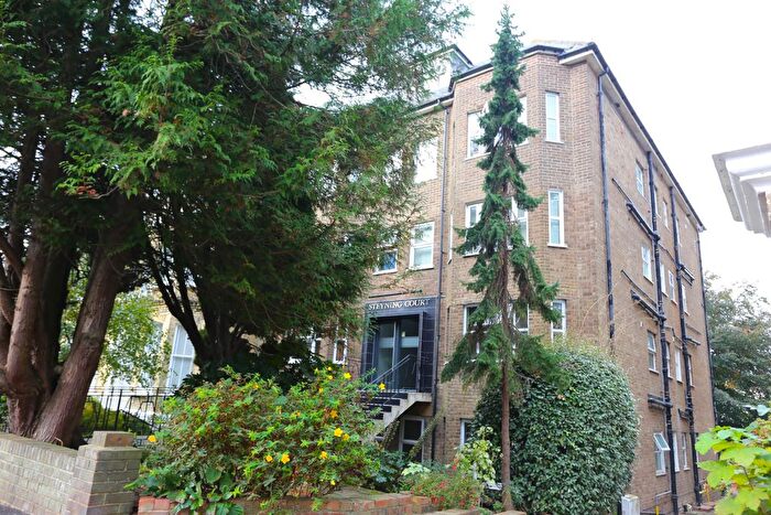 1 Bedroom Flat For Sale In Eaton Gardens, Hove, BN3