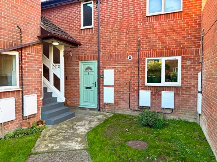 2 Bedroom Flat To Rent In London Road, Clanfield, Waterlooville, PO8