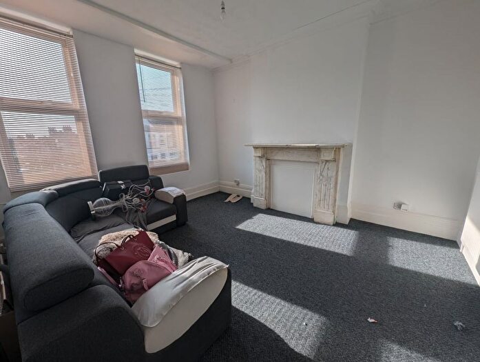 1 Bedroom Flat To Rent In York Road, Southend-On-Sea, SS1
