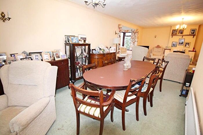 4 Bedroom Detached Bungalow For Sale In St. Peters Drive, Chatteris, Cambridgeshire, PE16 - Photo 9