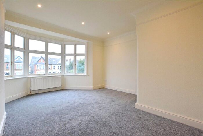 3 Bedroom Apartment To Rent In Bromley Road, London, SE6