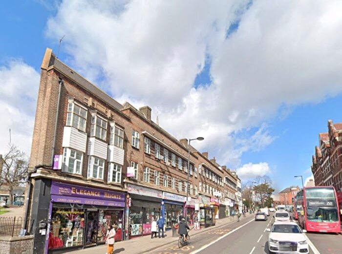 1 Bedroom Flat To Rent In Streatham High Road, London, SW16