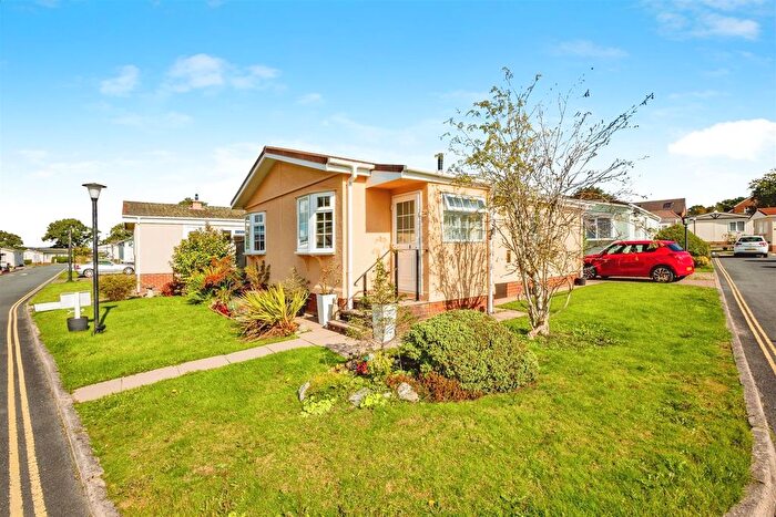 3 Bedroom Park Home For Sale In Howey, Llandrindod Wells, LD1