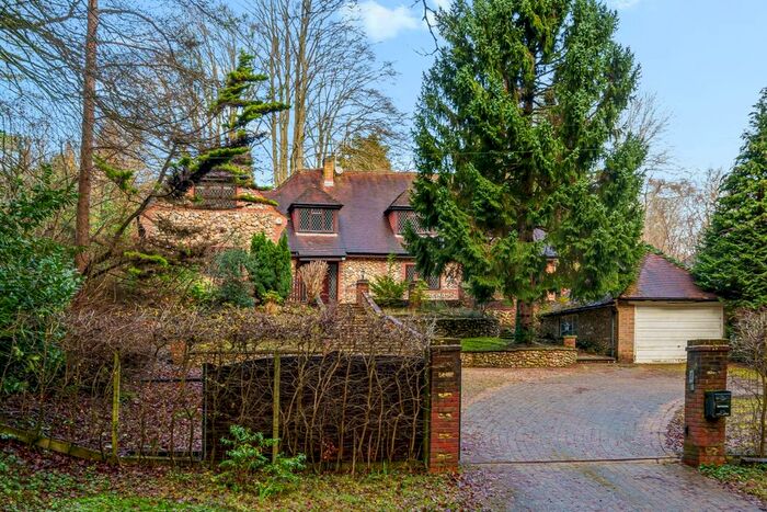 6 Bedroom Detached House To Rent In Rucklers Lane, Kings Langley, WD4