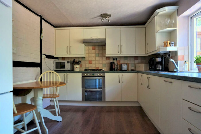 2 Bedroom Flat To Rent In Pritchards Road, London, E2