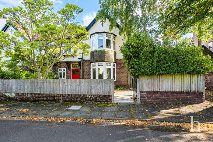 4 Bedroom Semi-Detached House For Sale In Templemore Road, Prenton, CH43
