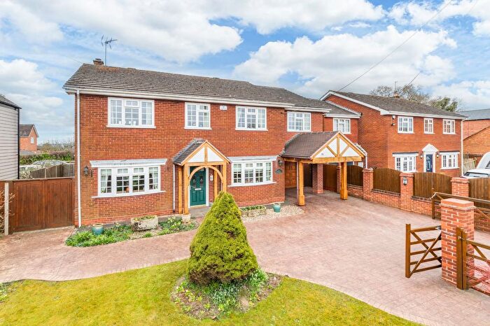 5 Bedroom Detached House For Sale In The Ridgeway, Astwood Bank, Redditch, Worcestershire, B96