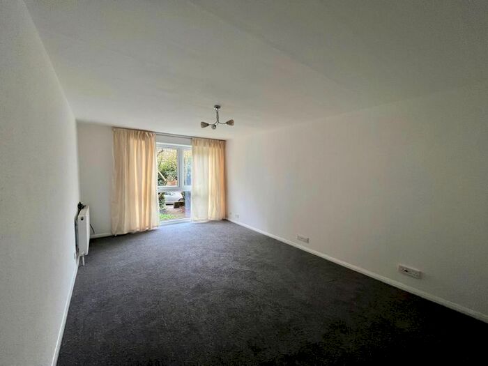 2 Bedroom Flat To Rent In Manor Road, Barnet, EN5