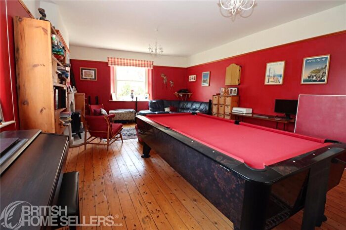 4 Bedroom House For Sale In High Street, Swanage, Dorset, BH19 - Photo 7