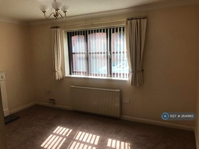 1 Bedroom Flat To Rent In Westfield Court, Fleet, GU51