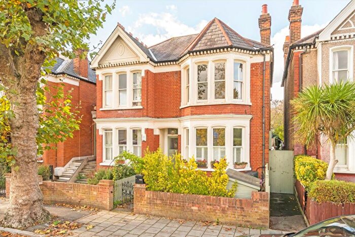 4 Bedroom Flat For Sale In Harborough Road, Streatham, SW16
