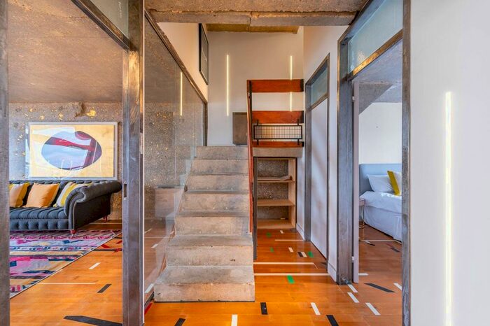 2 Bedroom Flat To Rent In Golborne Road, Westbourne Park, London, W10