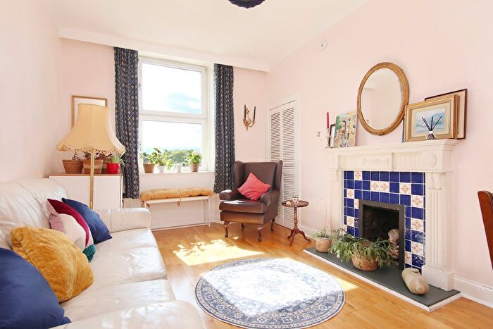 2 Bedroom Flat For Sale In / Duke Street, Leith, Edinburgh, EH6