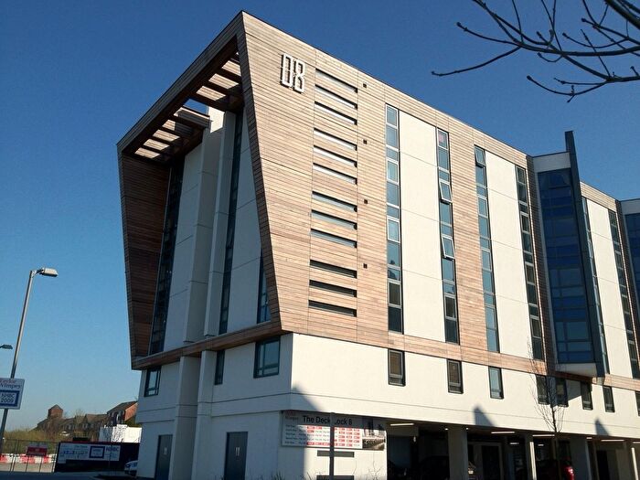 2 Bedroom Flat To Rent In Lock, Runcorn, WA7