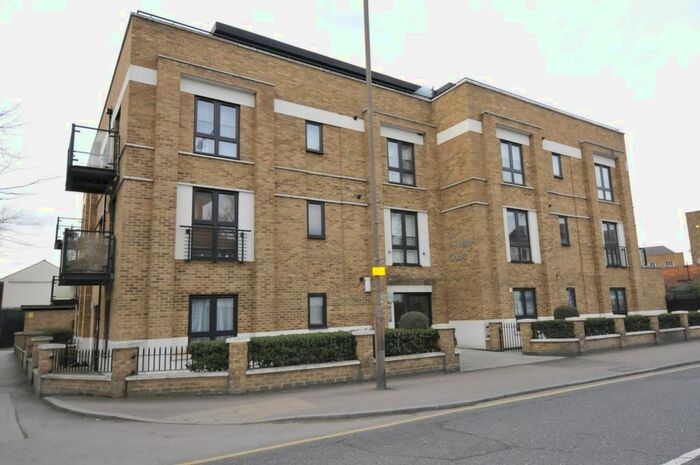 2 Bedroom Flat To Rent In De La Mare Court, Stratheden Road, Blackheath, SE3