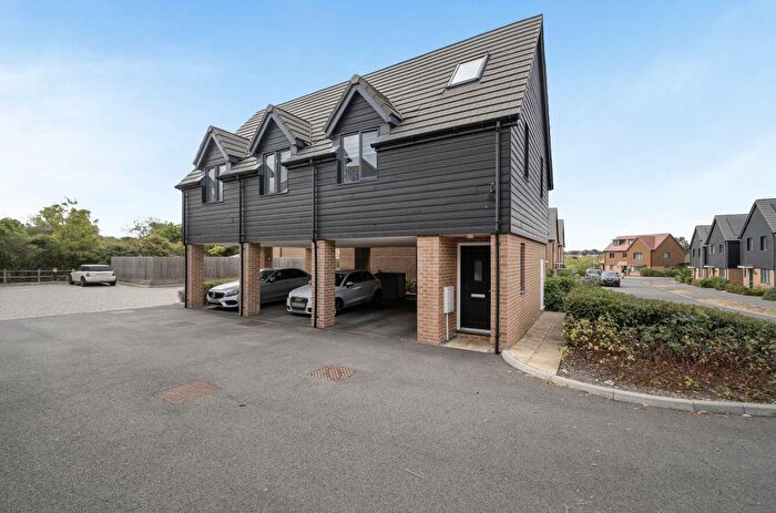 2 Bedroom Flat For Sale In Trussell Road, Warfield, Bracknell, RG42