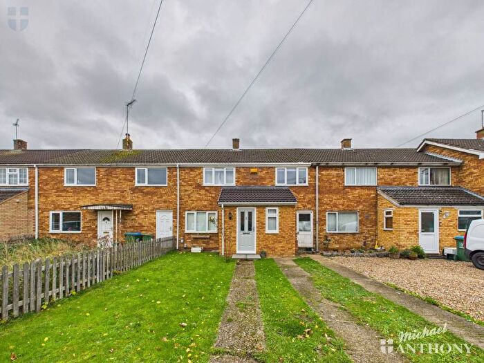 3 Bedroom Terraced House For Sale In Priory Crescent, Aylesbury, Buckinghamshire, HP19