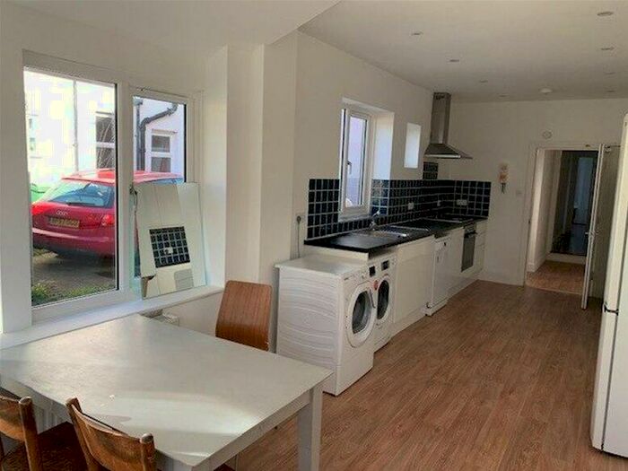 6 Bedroom House To Rent In Osler Road, Headington, Oxford, OX3