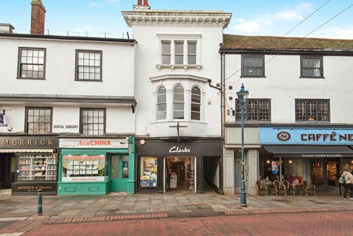 1 Bedroom Flat For Sale In High Street, Hitchin, Hertfordshire, SG5