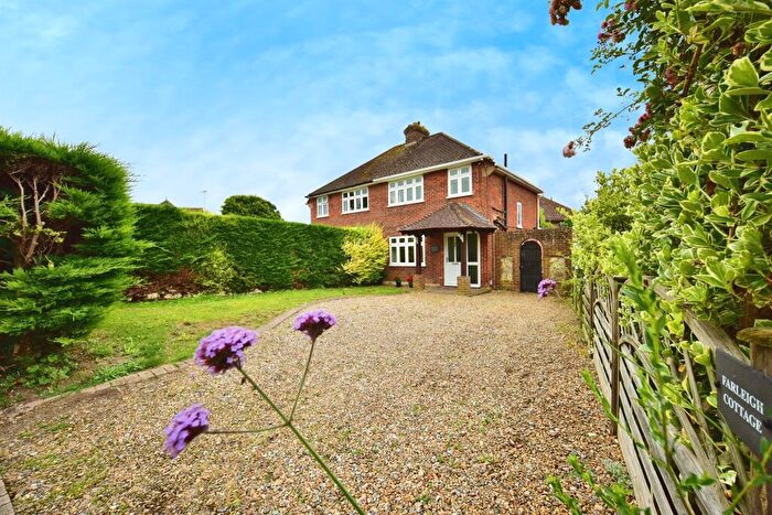 3 Bedroom Semi-Detached House To Rent In Church Street, Teston, ME18