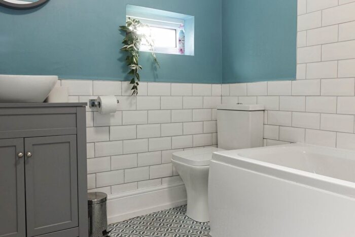 2 Bedroom Terraced House For Sale In Oxford Street, Exeter, Devon, EX2