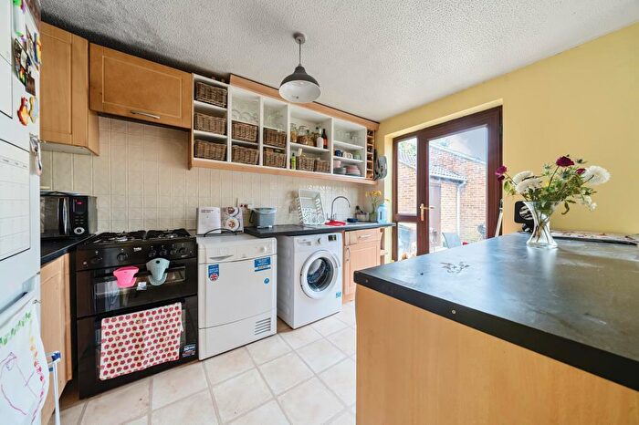 3 Bedroom End Of Terrace House For Sale In Lower Earley, Berkshire, RG6
