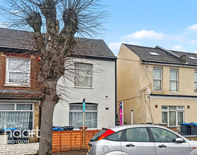 2 Bedroom End Of Terrace House For Sale In Boston Road, Croydon, CR0