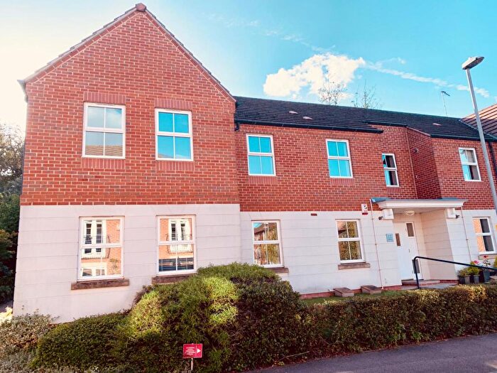 3 Bedroom Apartment To Rent In Whitcliffe Gardens, West Bridgford, NG2