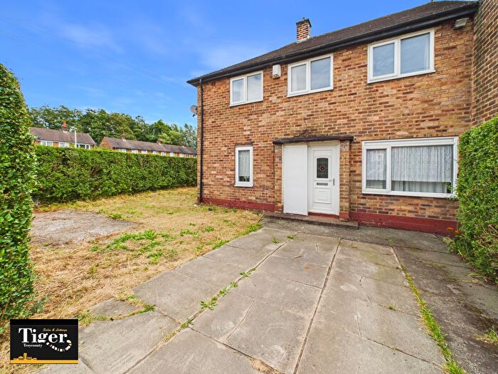 3 Bedroom End Of Terrace House For Sale In Heathfield Drive, Ribbleton, Preston, PR2