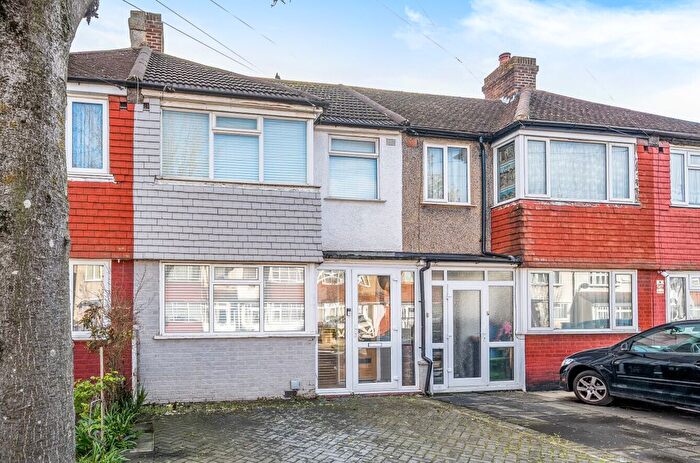 2 Bedroom Terraced House For Sale In Rochford Way, Croydon, CR0