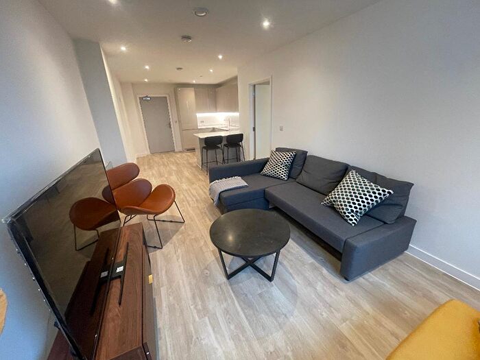 2 Bedroom Apartment To Rent In Queen Street, Salford, M3