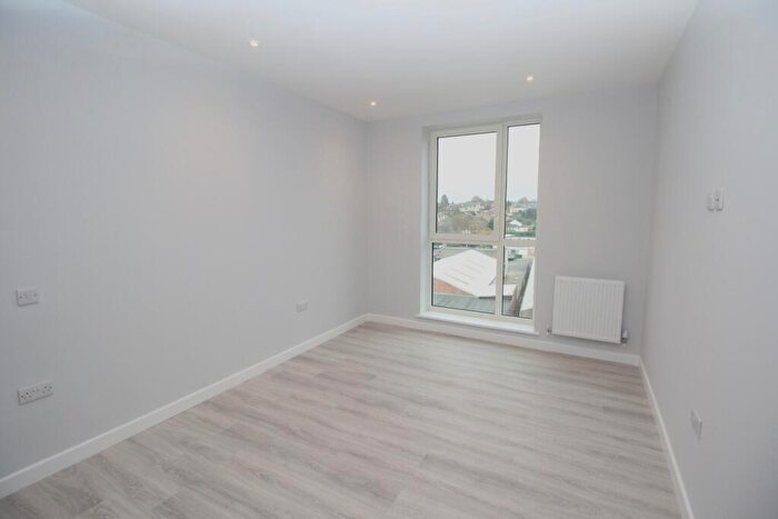 2 Bedroom Apartment To Rent In Radford Way, CM12
