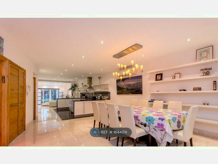 4 Bedroom Semi-Detached House To Rent In Princes Park Avenue, London, NW11