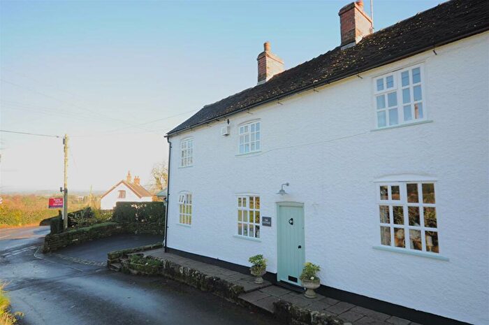 3 Bedroom Cottage For Sale In Sandy Lane Cross Gate, Hilderstone, Stone, ST15
