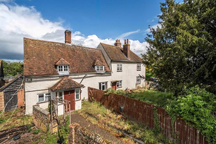 6 Bedroom Cottage For Sale In St. Johns Road, Moggerhanger, Bedford, MK44