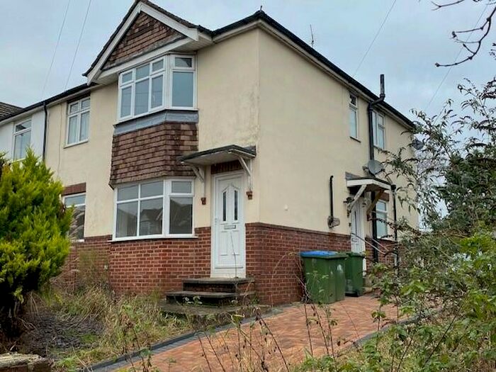2 Bedroom Flat To Rent In Channels Farm Road, Southampton, Hampshire, SO16