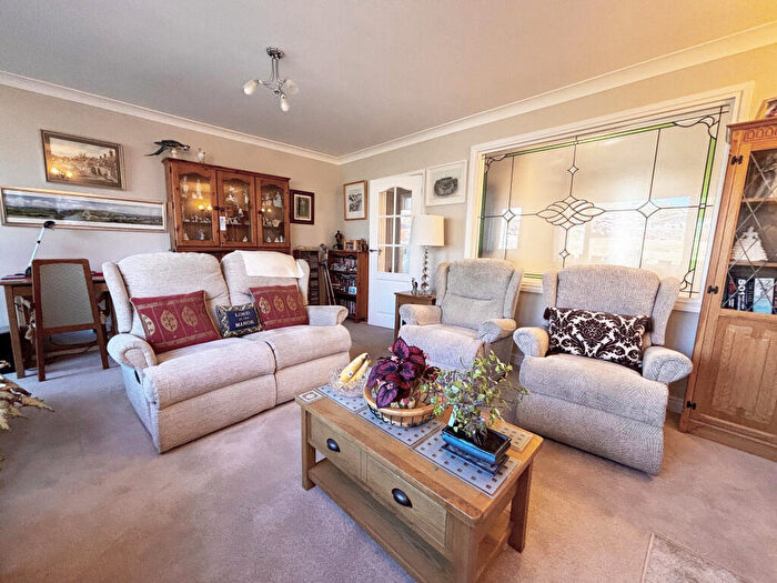 2 Bedroom Flat For Sale In Purbeck Court, De Moulham Road, Swanage, Dorset, BH19 - Photo 2